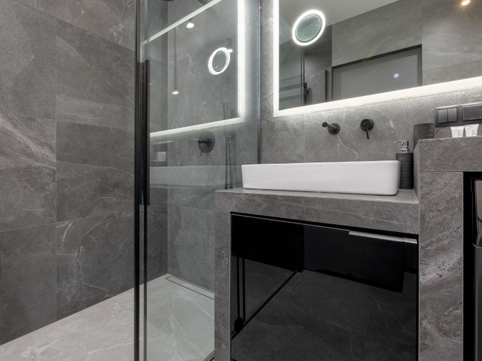 Bathroom 2, Apartment by Dziwna River with Spa Pool, Kamień