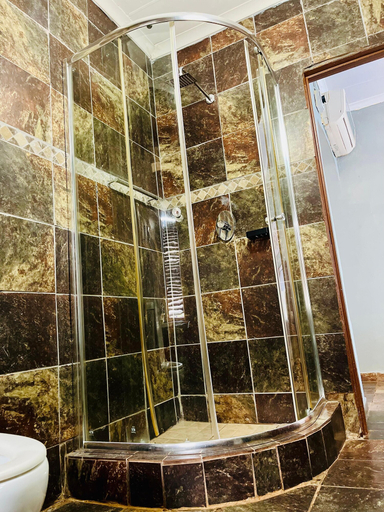 Bathroom 5, Copacopa Lodge and Conference Centre, Vhembe