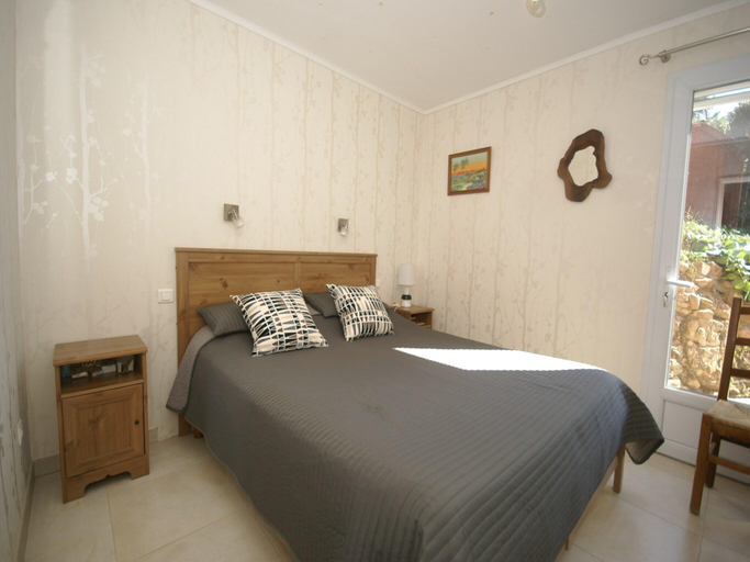 Bedroom 2, Holiday Home in Carqueiranne by the Sea, Var