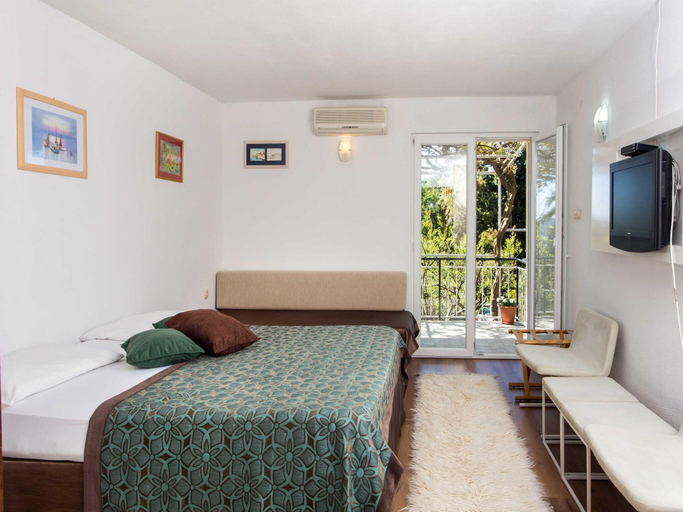 Bedroom 2, Apartments Djurkovic - Deluxe Studio with Balcony and Garden View, Župa Dubrovačka