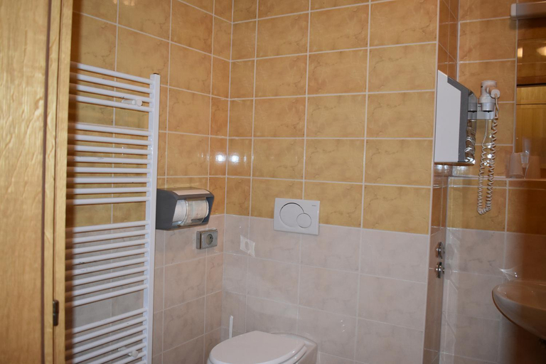 Bathroom 5, Aparthotel Snjezna Kraljica, Zagreb