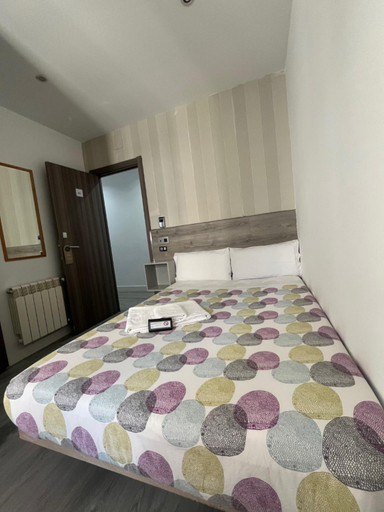 Bedroom 4, Hostal Abril, Madrid