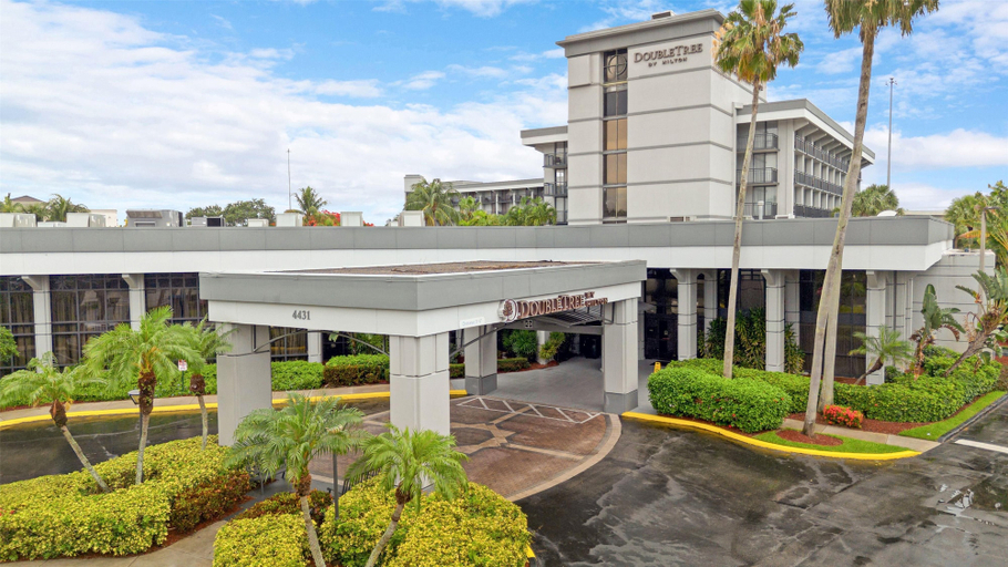 Exterior & Views 1, Doubletree By Hilton - Palm Beach Gardens, Palm Beach
