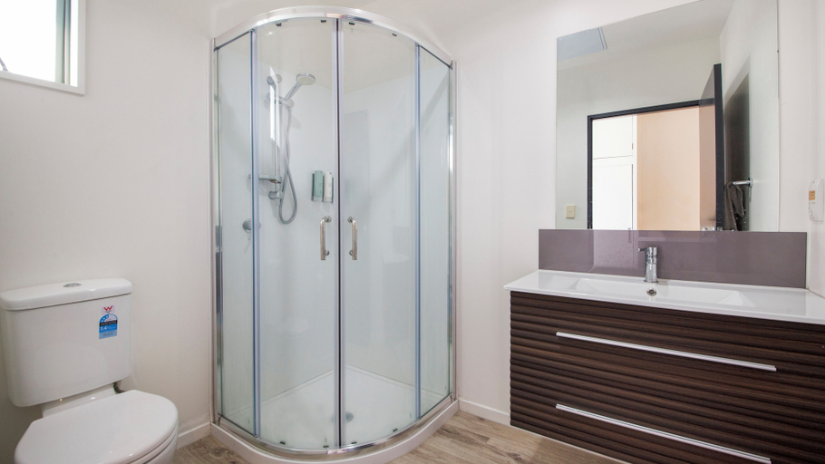 Bathroom 3, Harewood Lodge, Christchurch