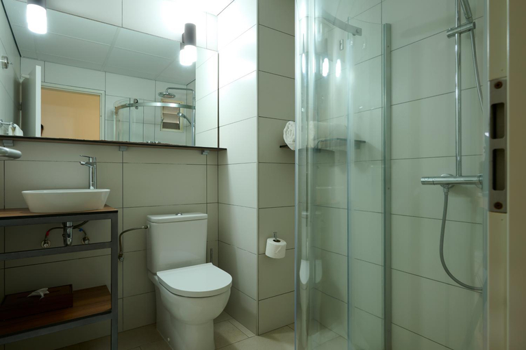 Bathroom 5, Eco Torarica, Rainville