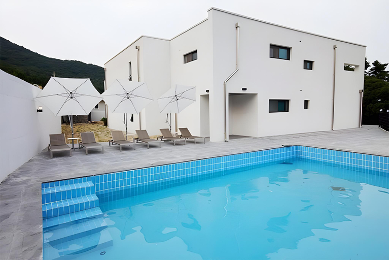Others 2, Wando (Bogildo) Blackstone Pension, Wando