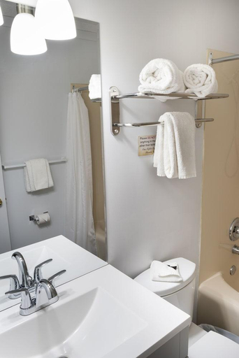 Bathroom 3, Schott's Lake Conference & Resort, Division No. 6