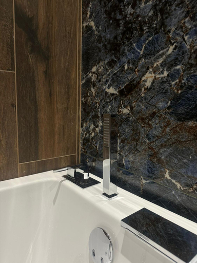 Bathroom 4, Vila Lordev, Korçës