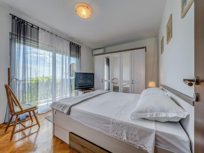 Bedroom 3, Villa in Solin with Private Pool and Garden, Klis