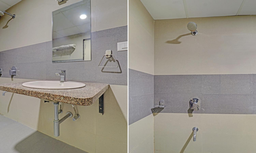 Bathroom 4, Treebo Kings Suits, HSR Layout, Bangalore
