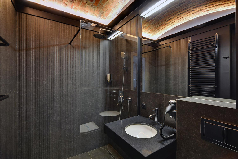 Bathroom 2, OAK Rooms, Trzebnica