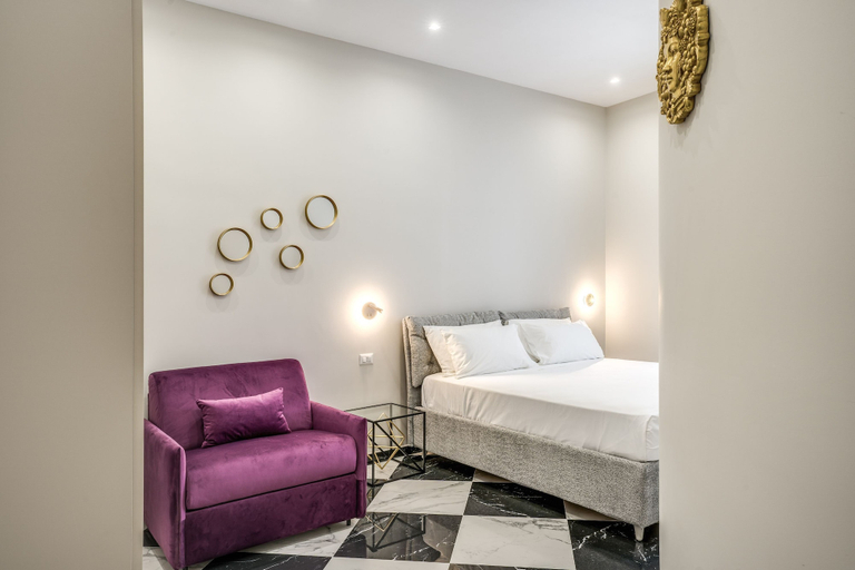 Room 3, Pink Rose in Naples With 1 Bedrooms and 1 Bathrooms, Napoli