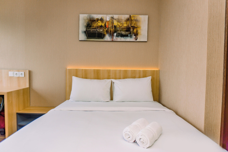 Bedroom 3, Comfort And High Floor Studio Room At Transpark Bintaro Apartment, South Tangerang