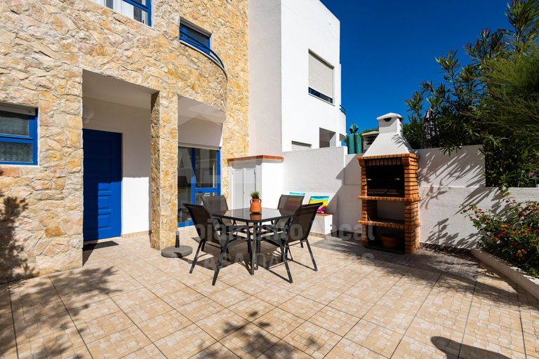 Room 3, Casa do Sol by Acasadascasas, Mafra