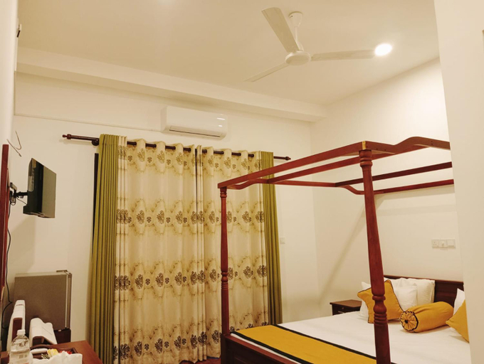 Bedroom 2, Hotel Veena, Baddegama