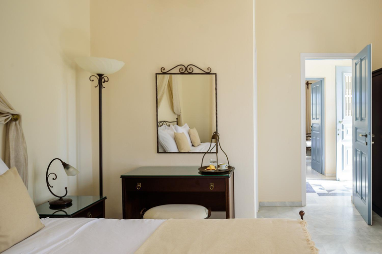 Bedroom 2, Ikio Concept Santorini, South Aegean