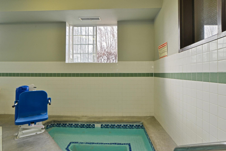 Bathroom 3, Motel 6 Meridian Id, Ada