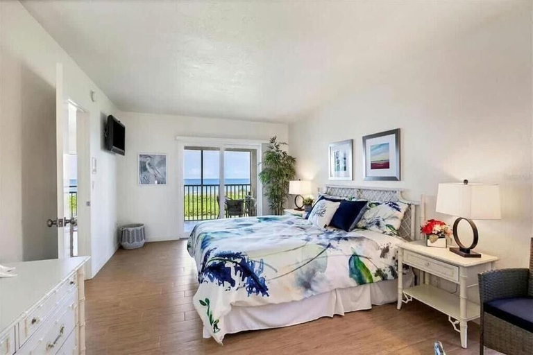 Bedroom 3, Luxury Beachfront Retreat, Manatee
