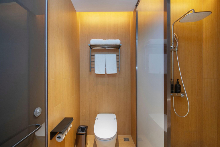 Bathroom 4, Riverside Hotel, Zhongshan