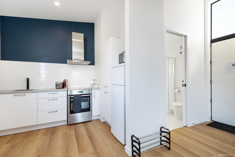 Others 3, Modern One Bedroom Apartment with Lake View, Queenstown-Lakes