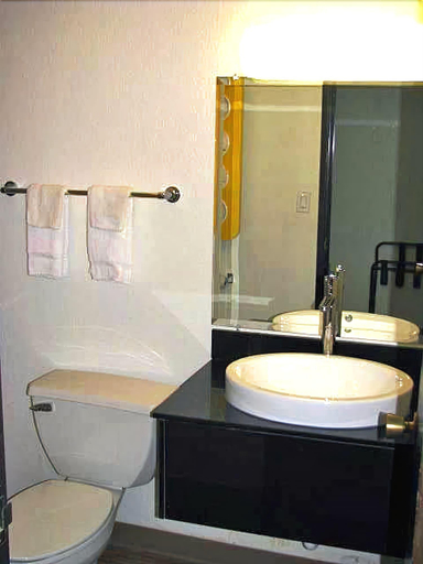 Bathroom 4, Motel 6 Southhaven Ks, Sumner