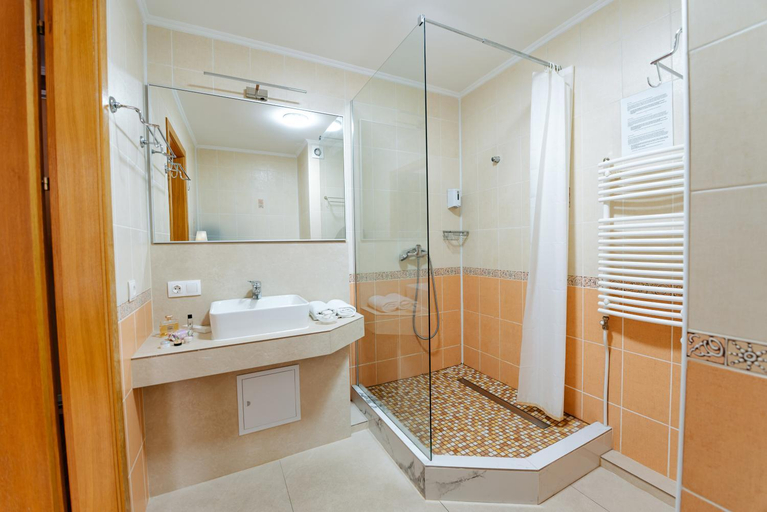 Bathroom 4, Villa Arus