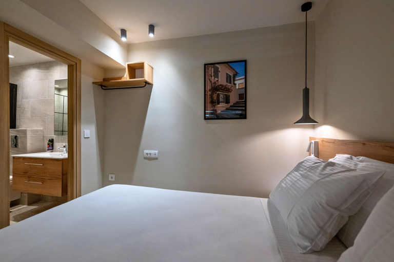 Bedroom 3, Asklipiou Cube, Peloponnese