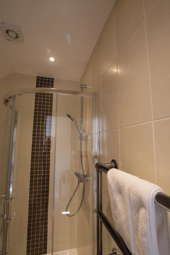 Bathroom 4, The Dashwood Hotel by Aziz, Oxfordshire