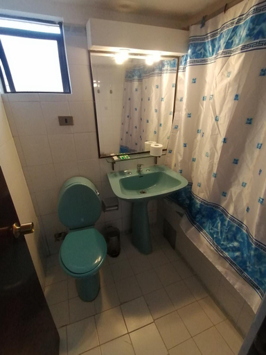 Bathroom 3, Hotel Cantamar, Valparaíso