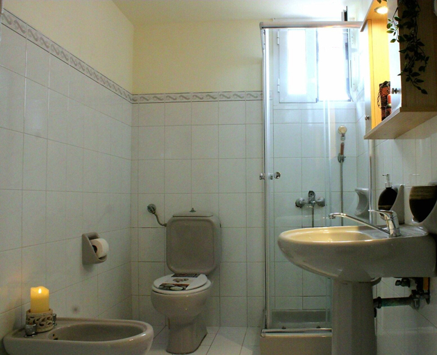 Bathroom 3, Alegria Apartments, Ionian Islands