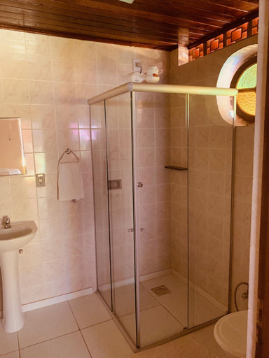 Bathroom 5, Pousada Paradise, Alcobaca