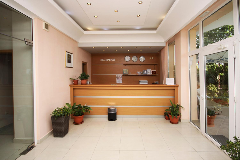 Public Area 2, HOTEL BRIZ - Free Parking, Burgas