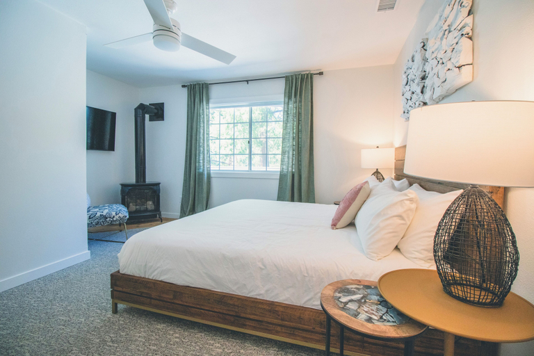 Bedroom 2, Harvey House, Riverside