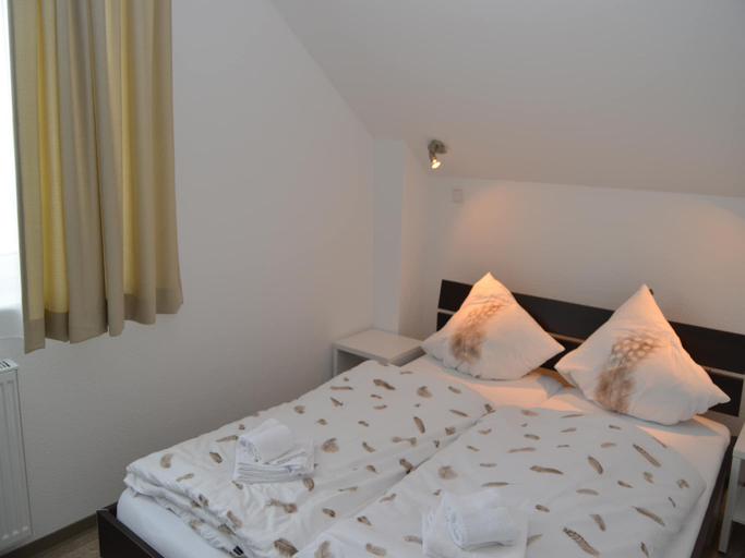 Bedroom 2, Moderne Villa in Medebach Kustelberg, Hochsauerlandkreis