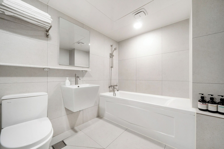 Bathroom 4, Haydn Hotel, Busanjin