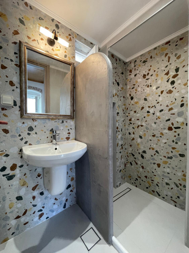 Bathroom 5, KROISSOS, South Aegean