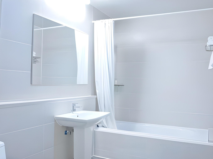 Bathroom 5, Korea Tourist Hotel, Suwon