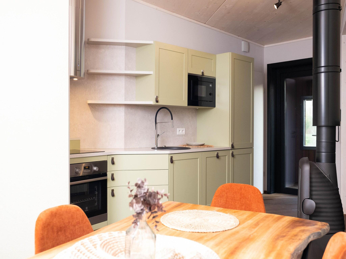 Others 4, Bungalow with Terrace Pool, Hainaut