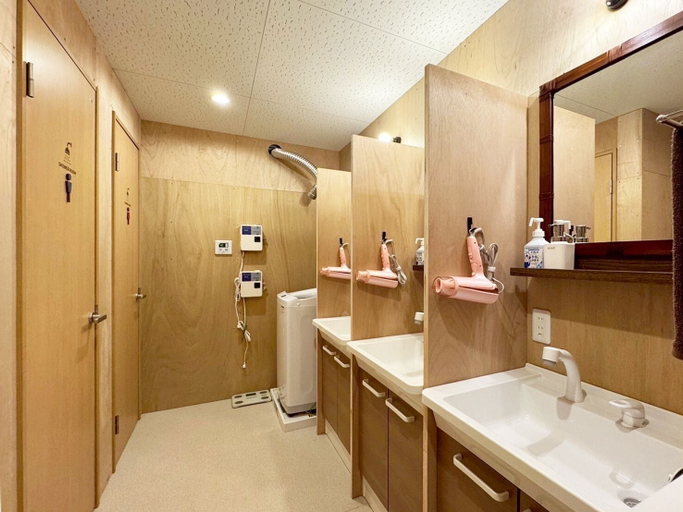 Bathroom 2, Ishigaki guesthouse OHANA - Hostel, Ishigaki
