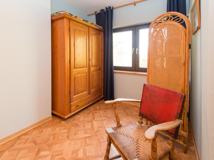 Others 5, Holiday Home in Eichenborn with Garden, Hameln-Pyrmont