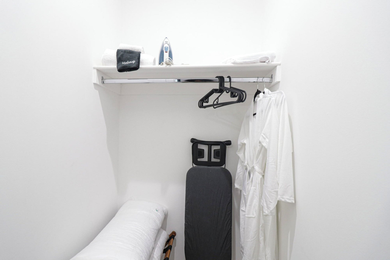 Bathroom, Unit 3 One BR With Queen Sofa and Bed, Washington D.C.