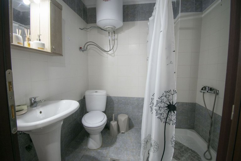 Bathroom, Violeta Apartment by Rentalspro, Central Macedonia