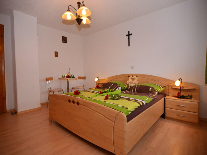 Bedroom 2, Schones Ferienhaus mit grossem Garten bei Stadlern, Schwandorf