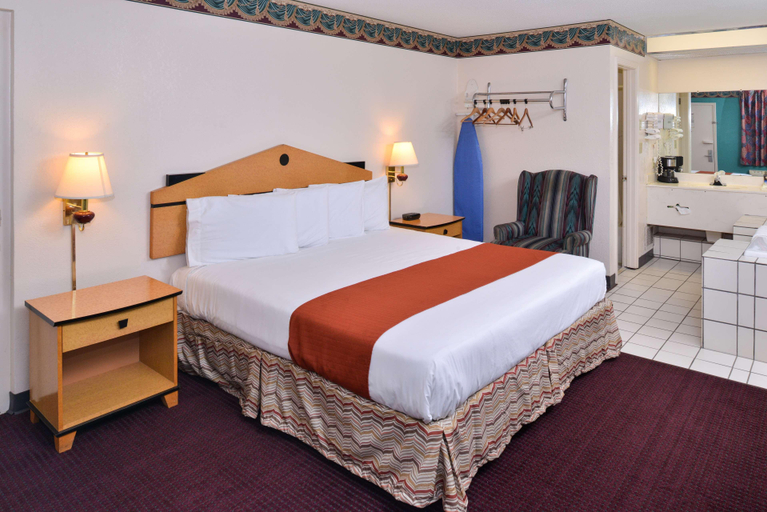 Bedroom 5, Americas Best Value Inn Wildersville, Henderson
