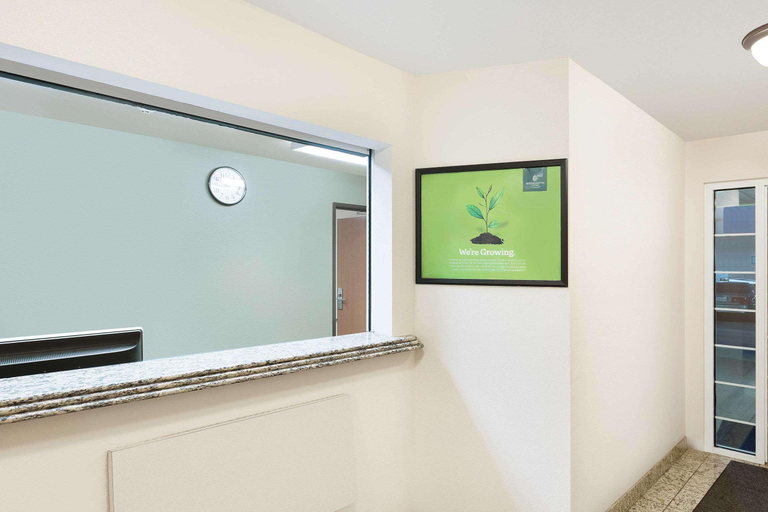 Public Area, WoodSpring Suites Tyler Rose Garden, Smith