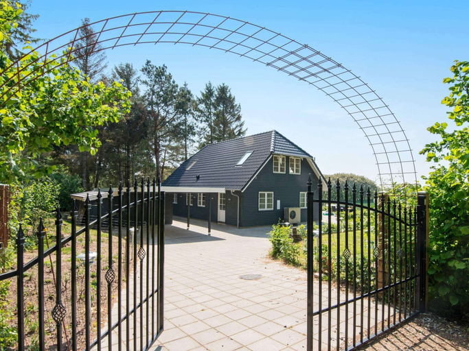 Others 2, 10 Person Holiday Home in Glesborg, Norddjurs