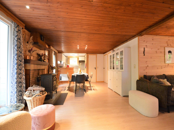 Others 2, Cozy Chalet with barbecue, Namur