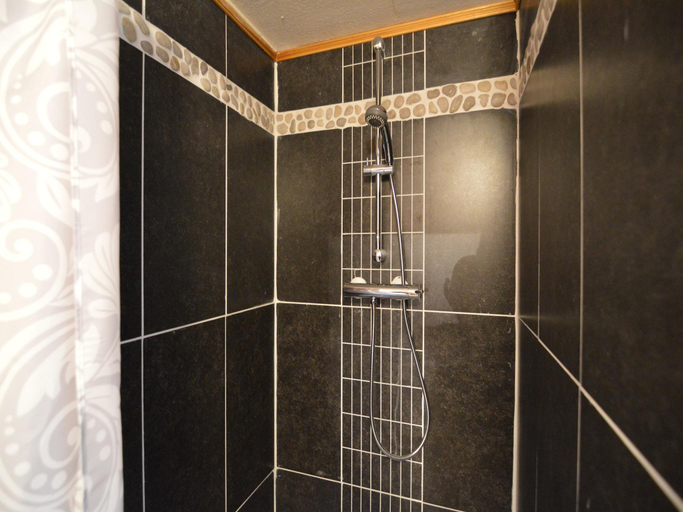 Bathroom 3, Modern Spacious Holiday Home, Namur