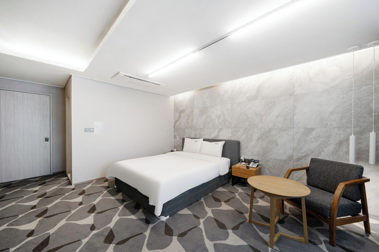 Bedroom 3, Haydn Hotel, Busanjin