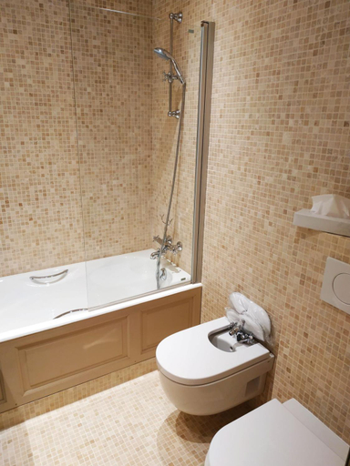 Bathroom 4, Hotel d'Europe, Vaucluse